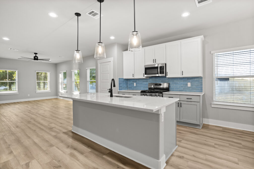 400 Main Kitchen